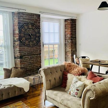 Luxury, Centrally Located 2 Bed Modern Apartment Грейт-Ярмут Экстерьер фото